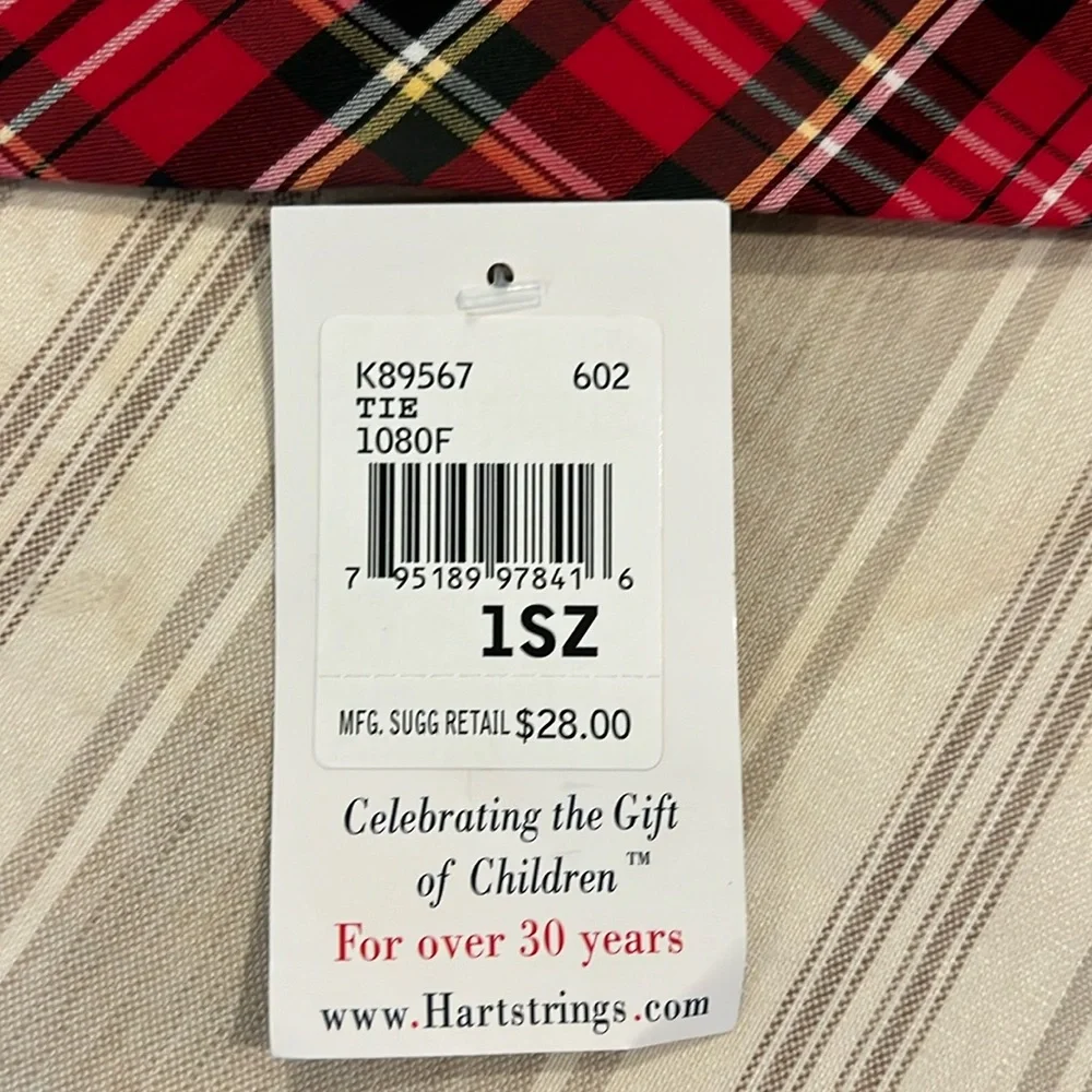 New with tags hartstribg red plaid zip ties. Great condition